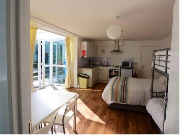 Ostello Portrush Townhouse Esterno foto