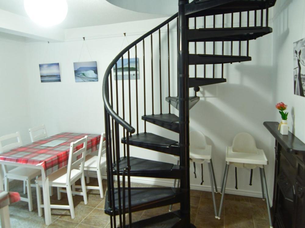 Ostello Portrush Townhouse Esterno foto